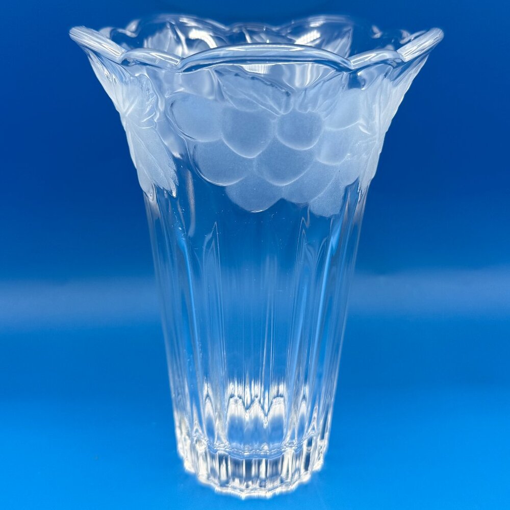 Vintage Garden Harvest Clear  and Frosted Glass Vase, Used, Scalloped Rim, 6.5"